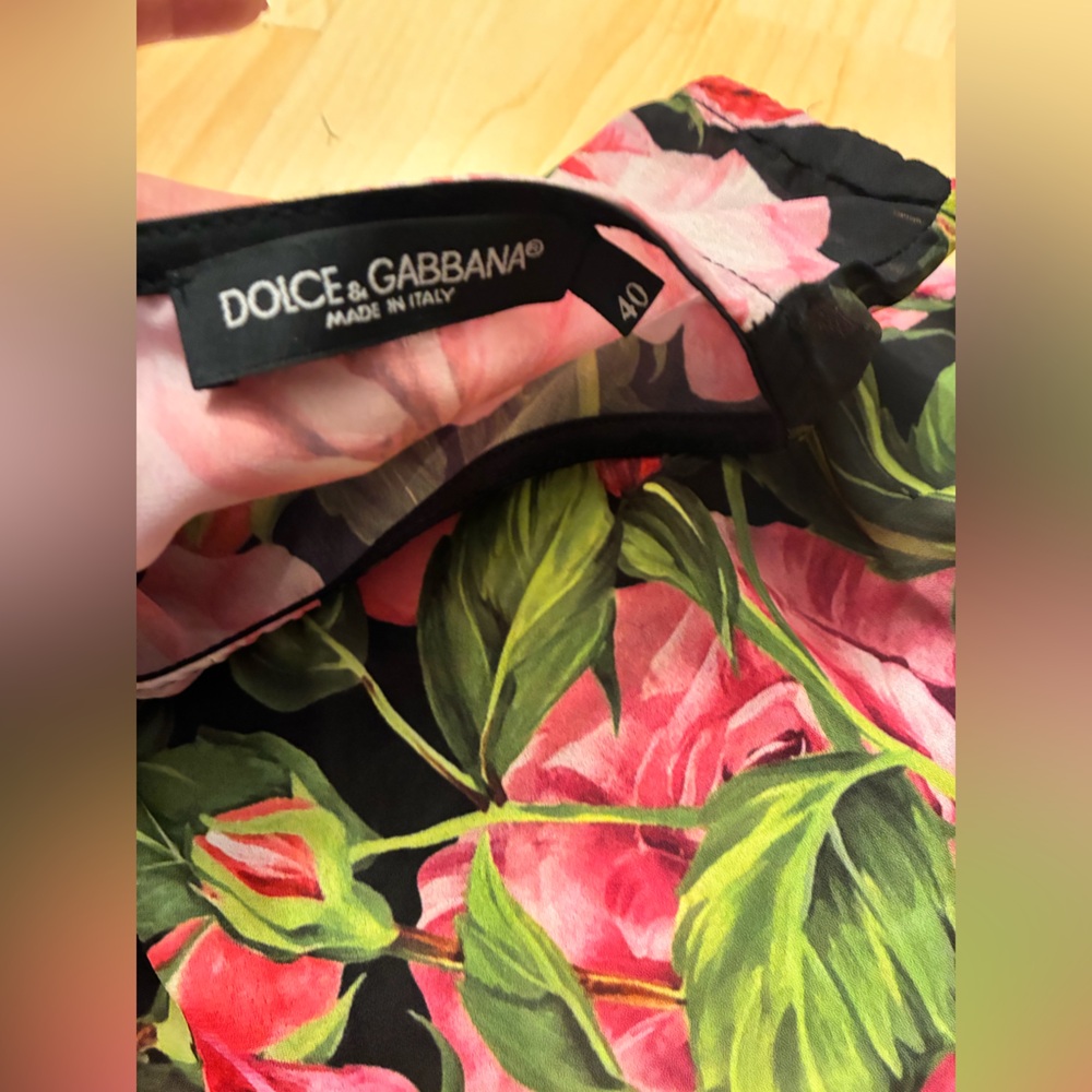 Dolce and Gabbana Floral Sleeveless Scoop Neck Tank Top - Pink & Green Roses - Picture 11 of 11